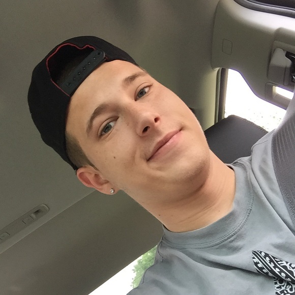 Meet your Posher, Andrew - Picture 1 of 1